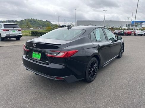 Used 2025 Toyota Camry SE AWD/4WD image 7