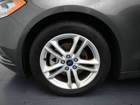 Used 2018 Ford Fusion SE FWD image 9