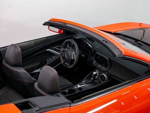 Used 2019 Chevrolet Camaro ZL1 image 4