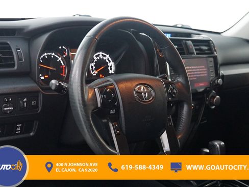 Used 2021 Toyota 4Runner Venture w/ Moonroof Package AWD/4WD image 18