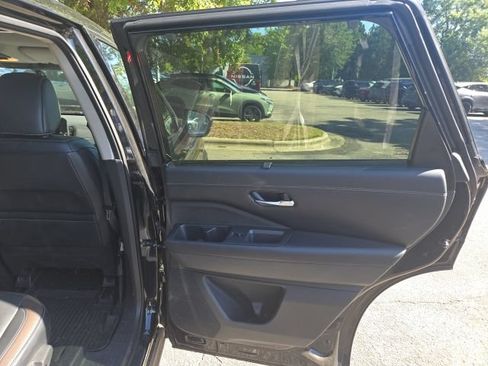 Used 2024 Nissan Pathfinder Platinum AWD/4WD image 19