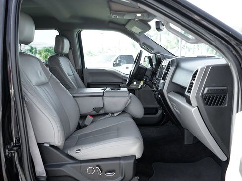 Used 2018 Ford F150 XLT w/ Equipment Group 302A Luxury image 40