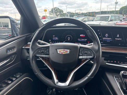 Used 2021 Cadillac Escalade Premium Luxury image 26