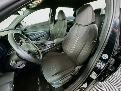Certified 2025 Hyundai Elantra SEL FWD image 25