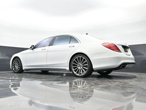 Used 2017 Mercedes-Benz S 550 Sedan image 43