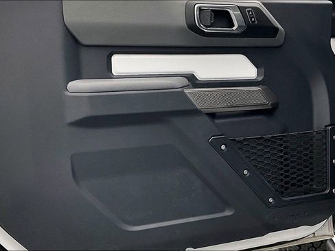 Certified 2023 Ford Bronco Black Diamond image 23