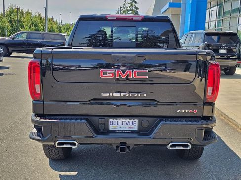 Used 2025 GMC Sierra 1500 AT4 w/ AT4 Preferred Package AWD/4WD image 4