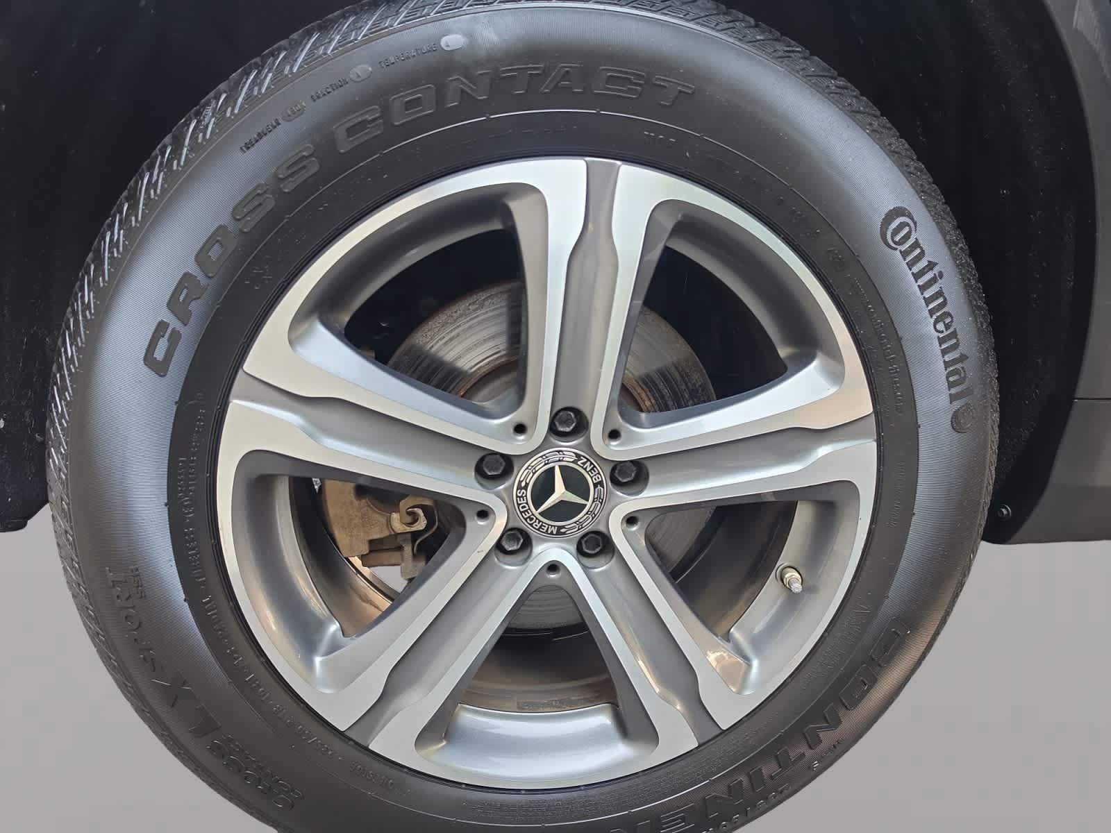 Used 2019 Mercedes-Benz GLC 300 4MATIC w/ Premium Package image 19