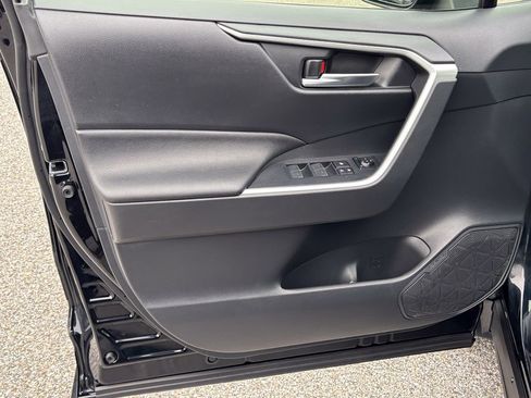 Certified 2022 Toyota RAV4 SE image 18