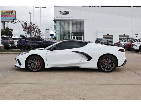 Used 2023 Chevrolet Corvette Stingray Preferred Cpe w/ Z51 Performance Package image 3