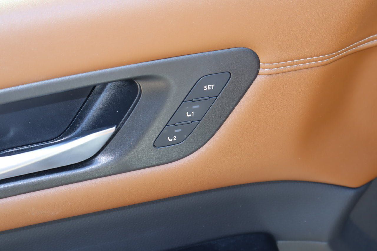 Used 2024 Nissan Pathfinder Platinum w/ Cargo Package FWD image 23