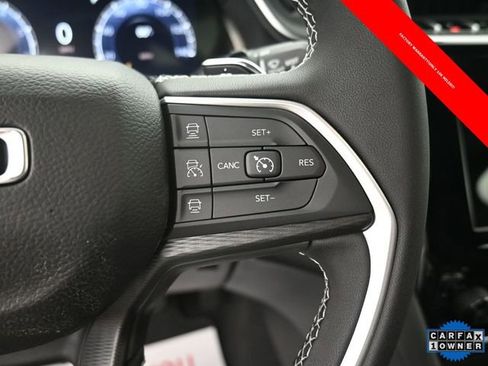 Used 2024 Jeep Grand Cherokee L Laredo AWD/4WD image 17