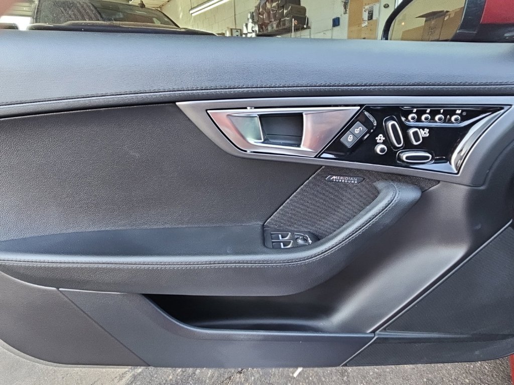 Used 2017 Jaguar F-TYPE Coupe RWD image 23