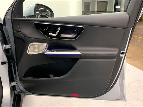 Used 2026 Mercedes-Benz GLC 300 image 9