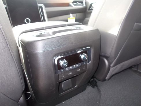 New 2026 GMC Yukon Denali w/ Denali Reserve Package image 18