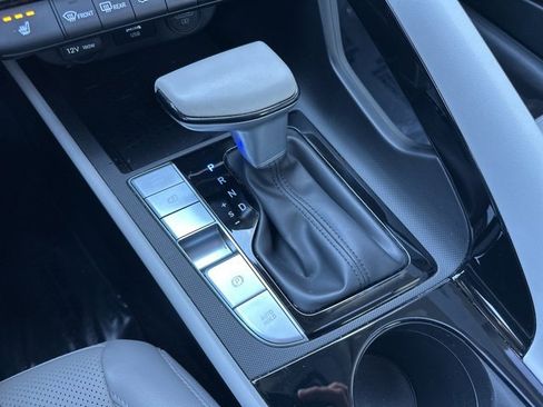 Used 2023 Hyundai Elantra Limited image 14