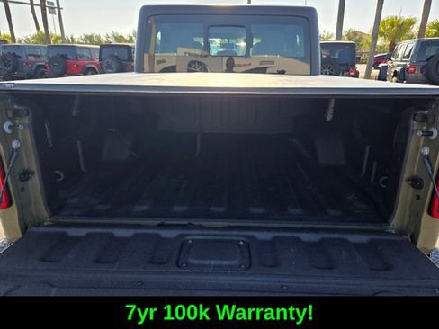 Certified 2025 Jeep Gladiator Sport AWD/4WD image 17