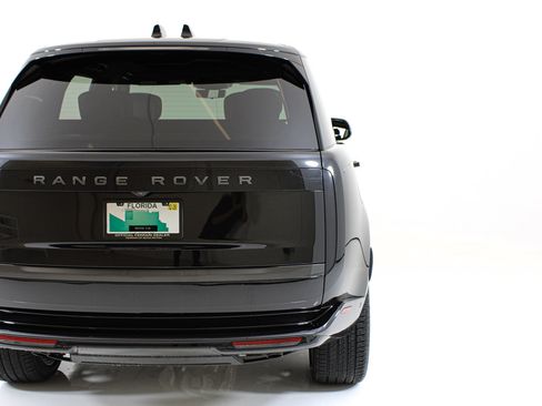 Used 2025 Land Rover Range Rover Long Wheelbase Autobiography AWD/4WD image 17