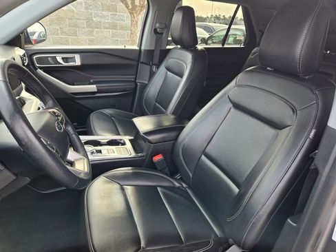 Used 2024 Ford Explorer XLT w/ Equipment Group 202A image 21