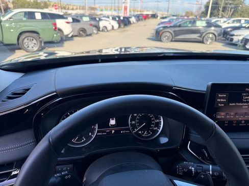 Used 2025 INFINITI QX60 Pure image 26