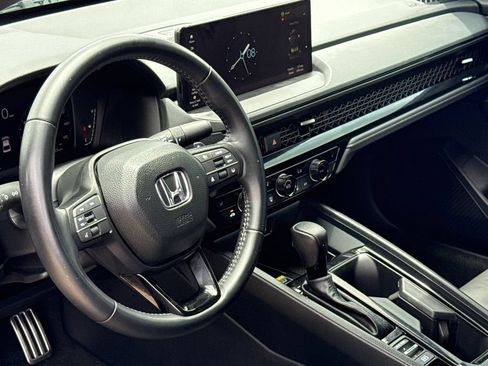 Used 2025 Honda Accord Sport image 17