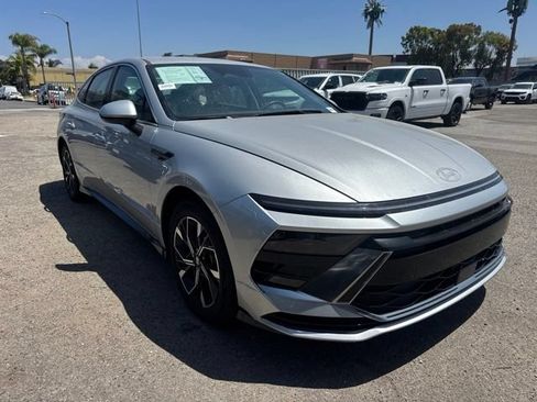 Used 2025 Hyundai Sonata SEL FWD image 3