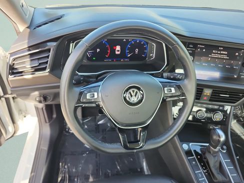 Used 2019 Volkswagen Jetta SEL Premium FWD image 34