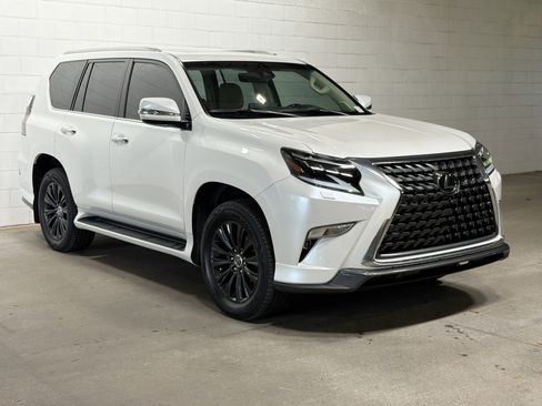 Used 2023 Lexus GX 460 Luxury w/ Sport Design Package AWD/4WD image 6
