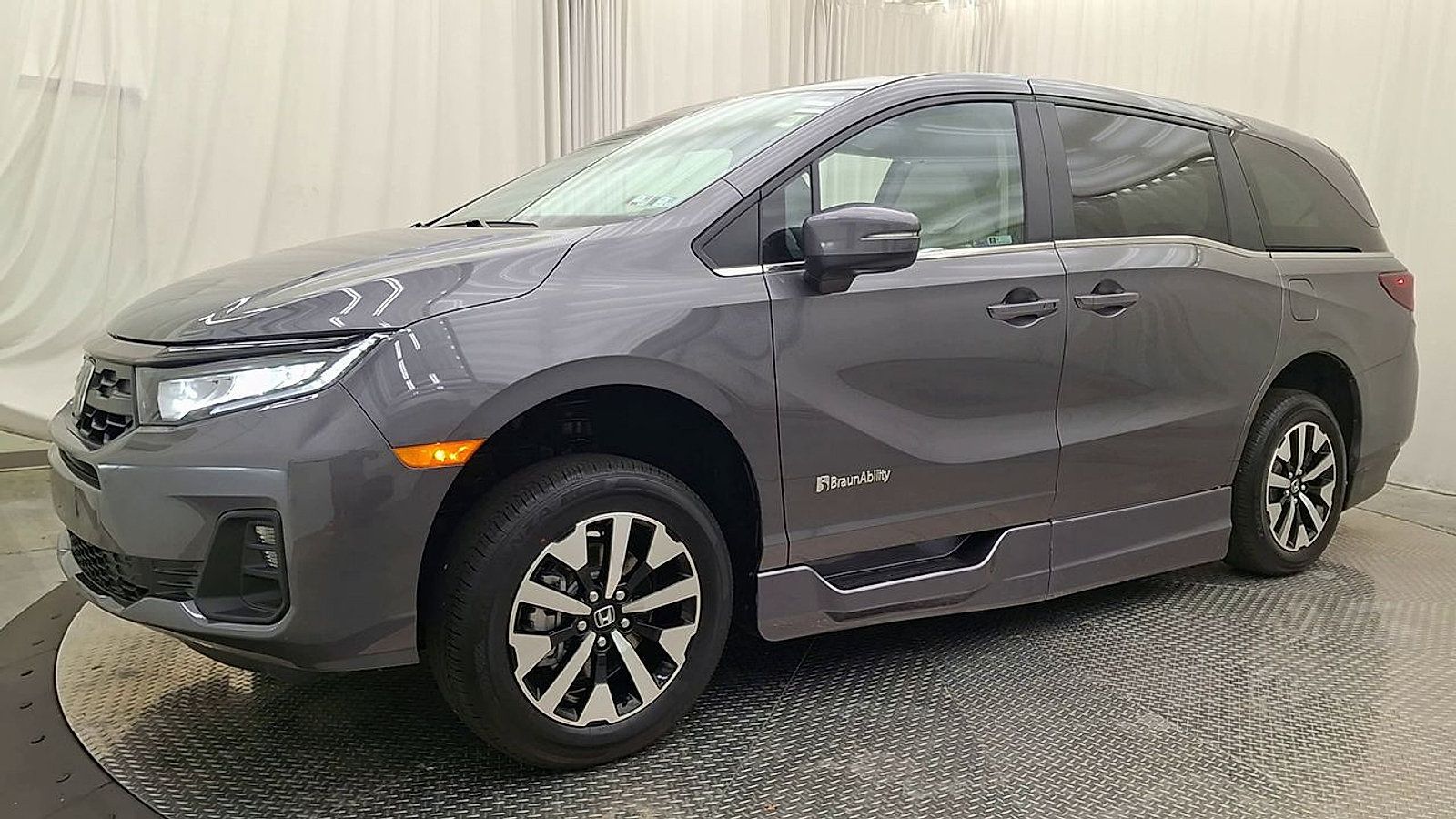 Used 2026 Honda Odyssey EX-L image 10