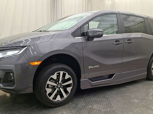 Used 2026 Honda Odyssey EX-L image 10