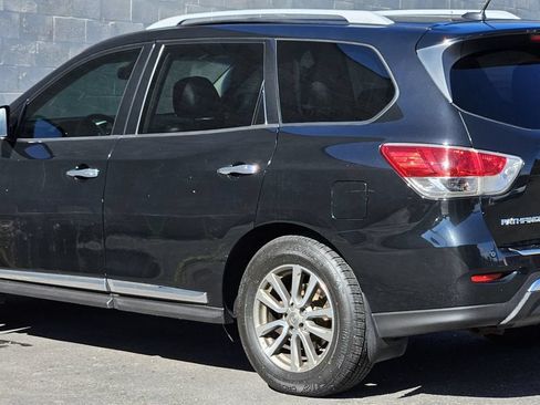 Used 2015 Nissan Pathfinder SL w/ SL Premium Package AWD/4WD image 3