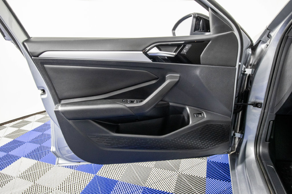 Used 2020 Volkswagen Jetta R-Line FWD image 14