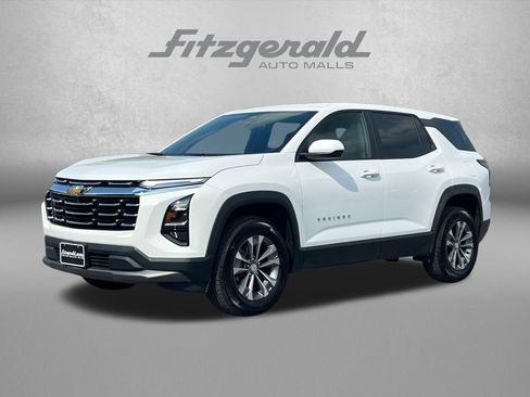 Used 2026 Chevrolet Equinox LT AWD/4WD image 2