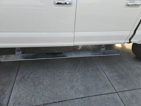 Used 2016 Ford F150 Platinum w/ Equipment Group 701A Luxury image 5