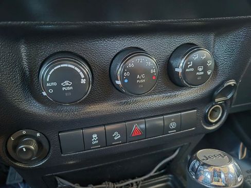 Used 2014 Jeep Wrangler Sahara w/ Dual Top Group AWD/4WD image 22