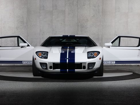 Used 2006 Ford GT RWD image 20