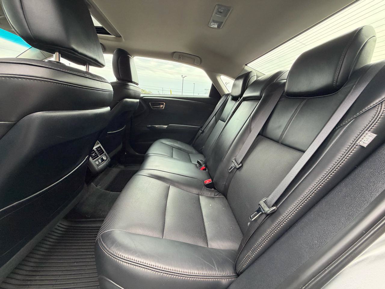 Used 2018 Toyota Avalon Limited w/ All Weather Liner Package FWD image 10