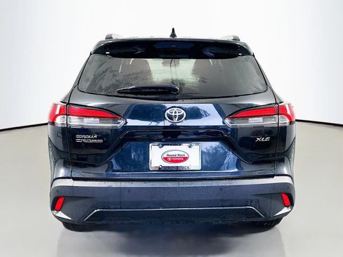 Certified 2025 Toyota Corolla Cross XLE FWD image 6