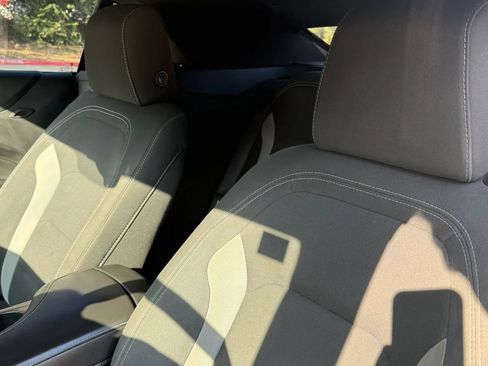 Used 2018 Chevrolet Camaro SS RWD image 13