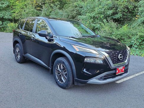 Used 2022 Nissan Rogue S image 3