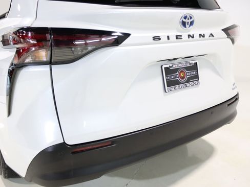 Used 2023 Toyota Sienna XLE image 68