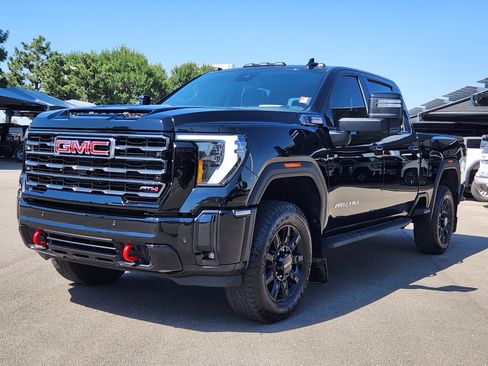 Used 2025 GMC Sierra 2500 AT4 w/ AT4 Premium Plus Package image 4