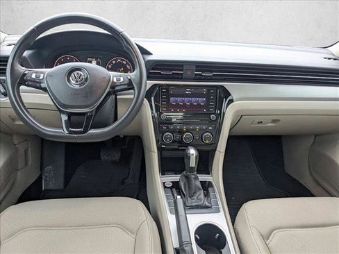 Used 2021 Volkswagen Passat 2.0T SE w/ Luggage Net & Mats Package image 17