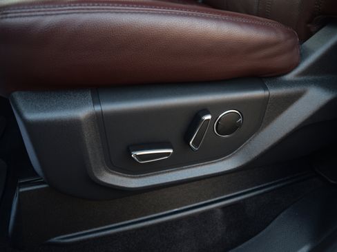 Used 2022 Ford Expedition Max Limited image 21