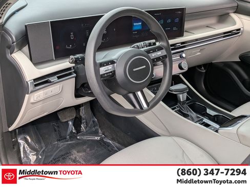 Used 2025 Hyundai Tucson SEL AWD/4WD image 16