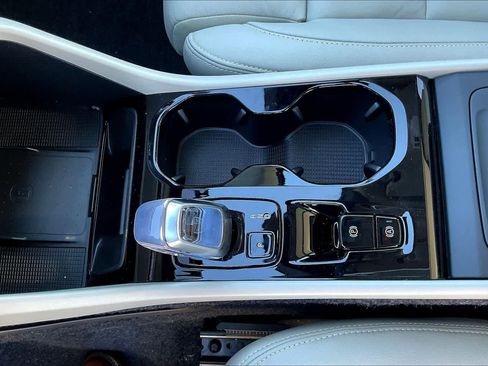 New 2026 Volvo XC40 B5 Plus w/ Protection Package Premier image 10