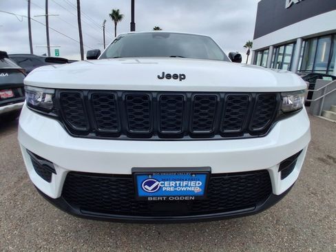 Used 2023 Jeep Grand Cherokee Limited w/ Black Appearance Package image 2