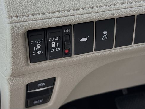 New 2026 Honda Odyssey EX-L image 9