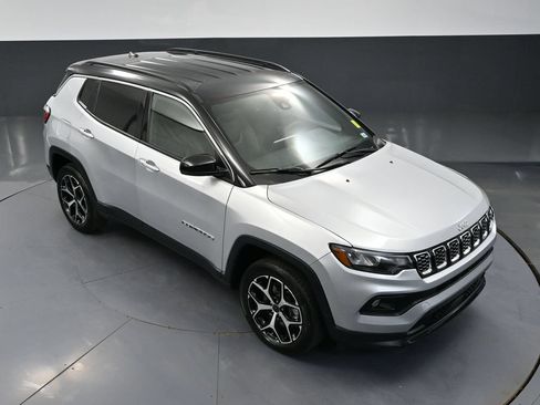 Used 2025 Jeep Compass Limited AWD/4WD image 48