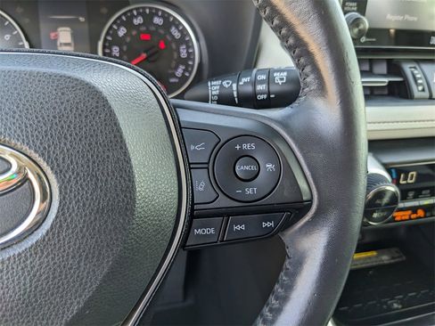 Used 2019 Toyota RAV4 XLE Premium image 35